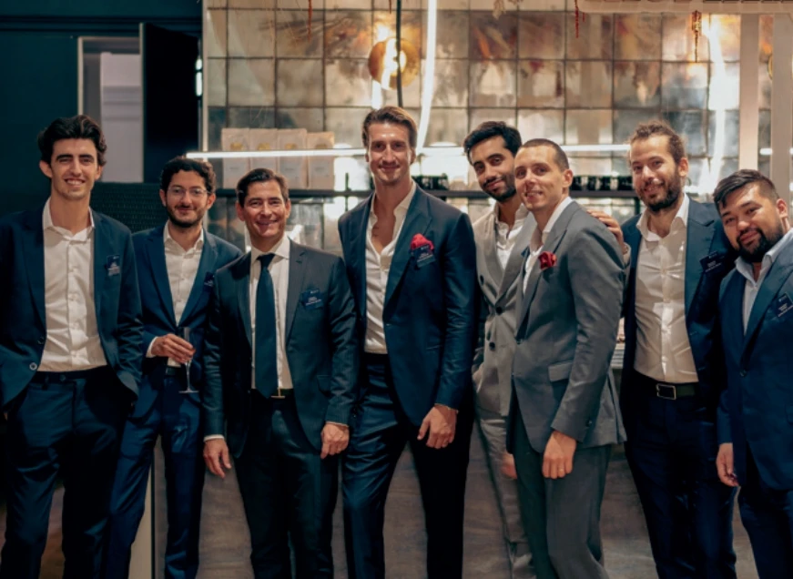 Peter Harrison, Ilan Aboukrat, Frederic Sutterlin, Pierre Vannineuse, Amine Nedjai, Hugo Pingray, Maxence Boitelet & Sebastien Bearez, lors de la célébration des 5 ans d’Alpha Blue Ocean à Paris