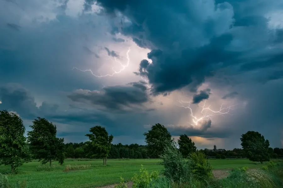 tempête imminente ciel menaçant